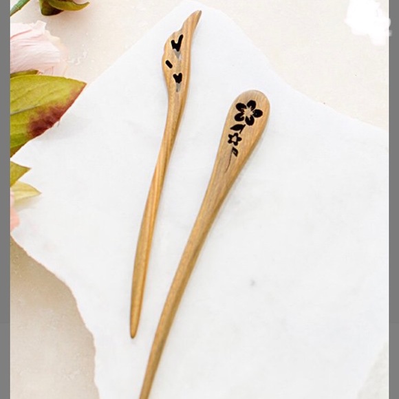 Wooden Openwork woman’s hair Stick Set. - Picture 7 of 7